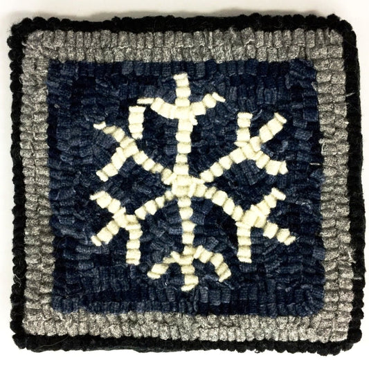 Kit - Snowflake Mug Rug - Rug Hooking Supplies