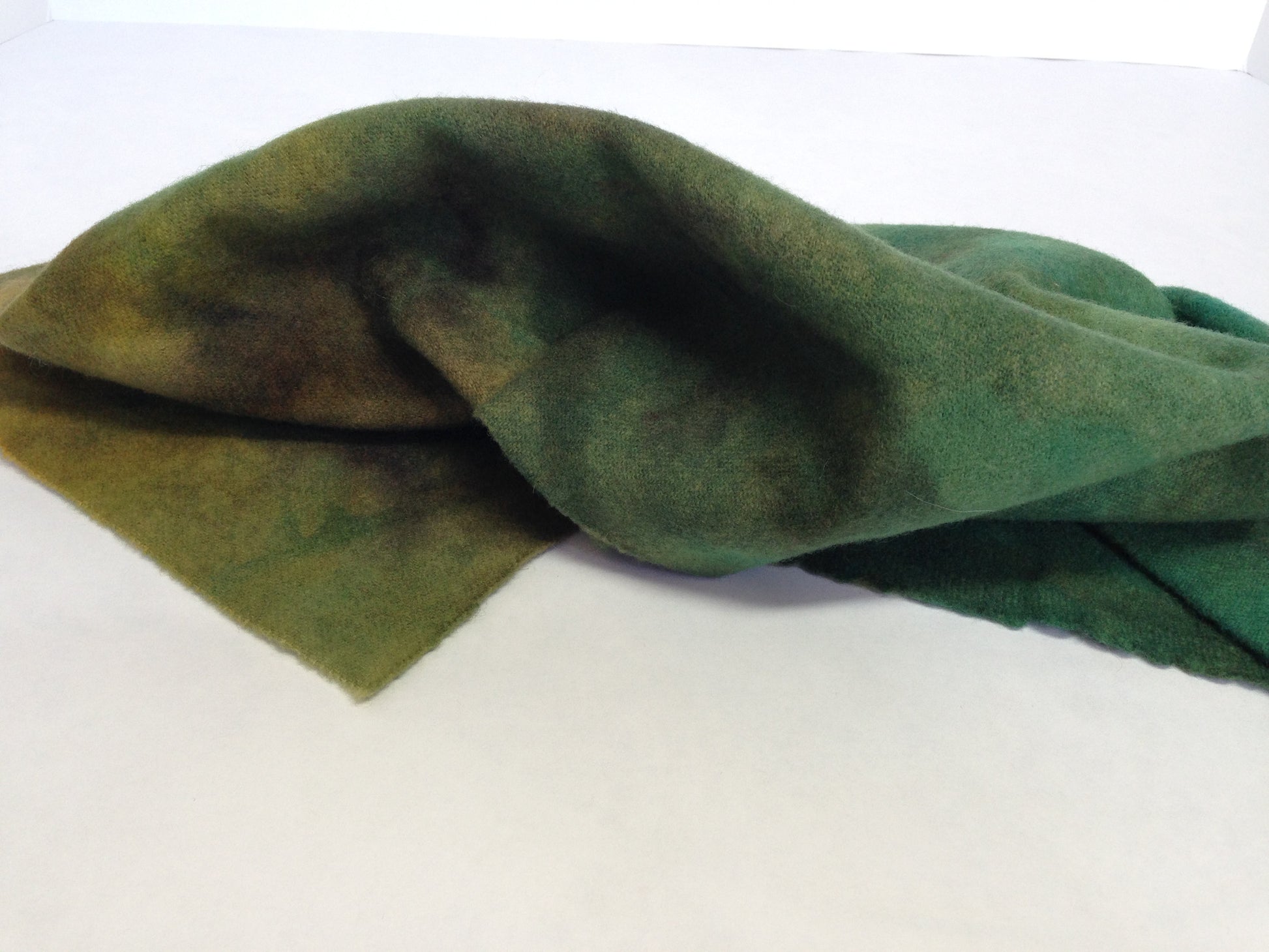 Maxi - #209 Green to Gold - Rug Hooking Supplies