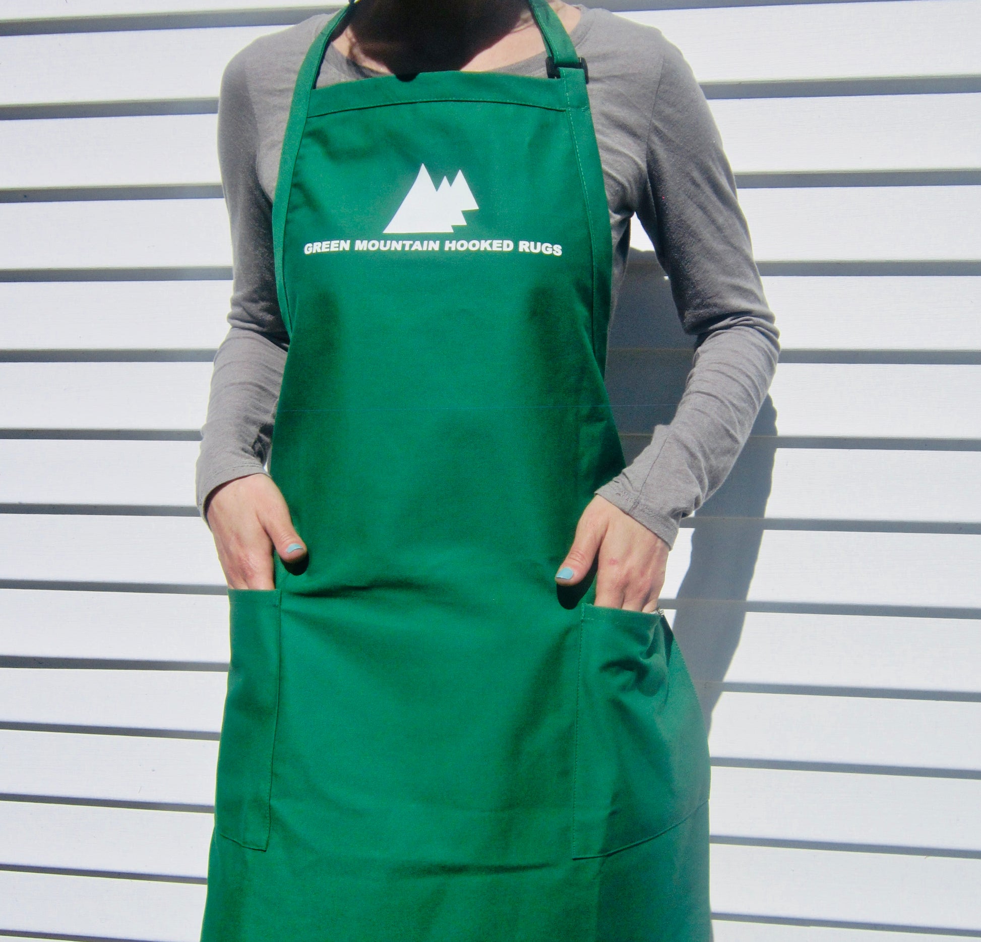 Green Mountain Long Apron - Rug Hooking Supplies